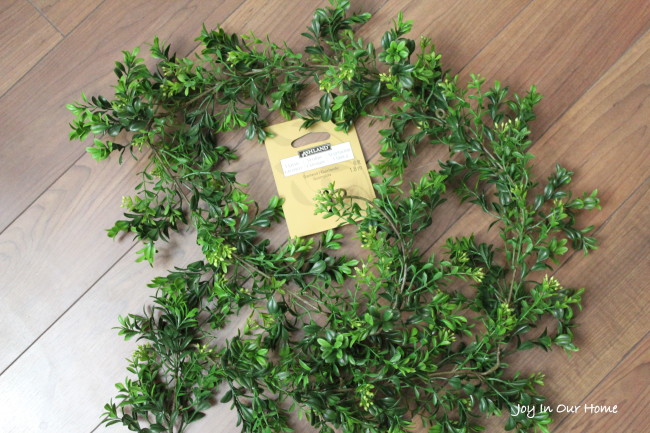 DIY Faux Boxwood Wreath at www.joyinourhome.com