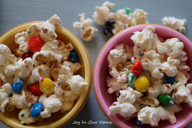 Party Popcorn at www.joyinourhome.com Yummy and easy to make... the perfect snack for your next party!0