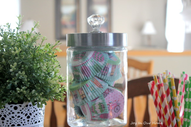 Dollar Store Apothecary Jars from www.joyinourhome.com