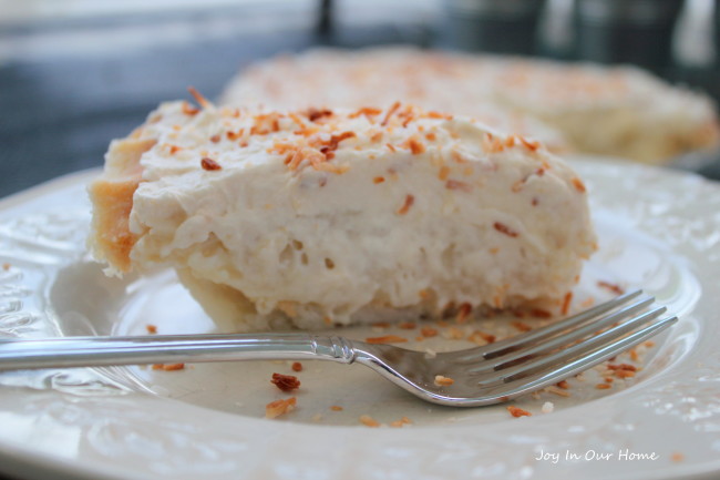 Coconut Cream Pie from www.joyinourhome.com