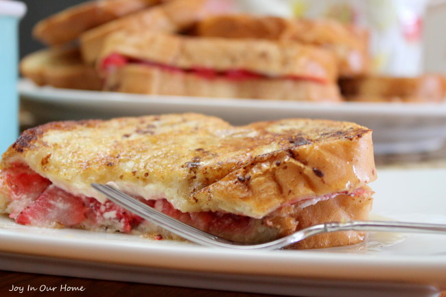 Cream Cheese Stuffed French Toast from www.joyinourhome.com