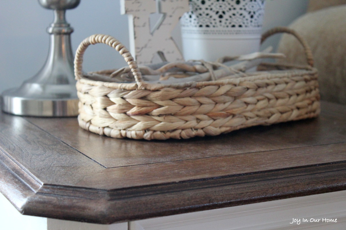 Repurposed Living Room End Table from www.joyinourhome.com