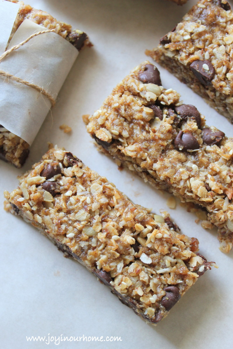 Homemade Chocolate Chip Granola Bars 