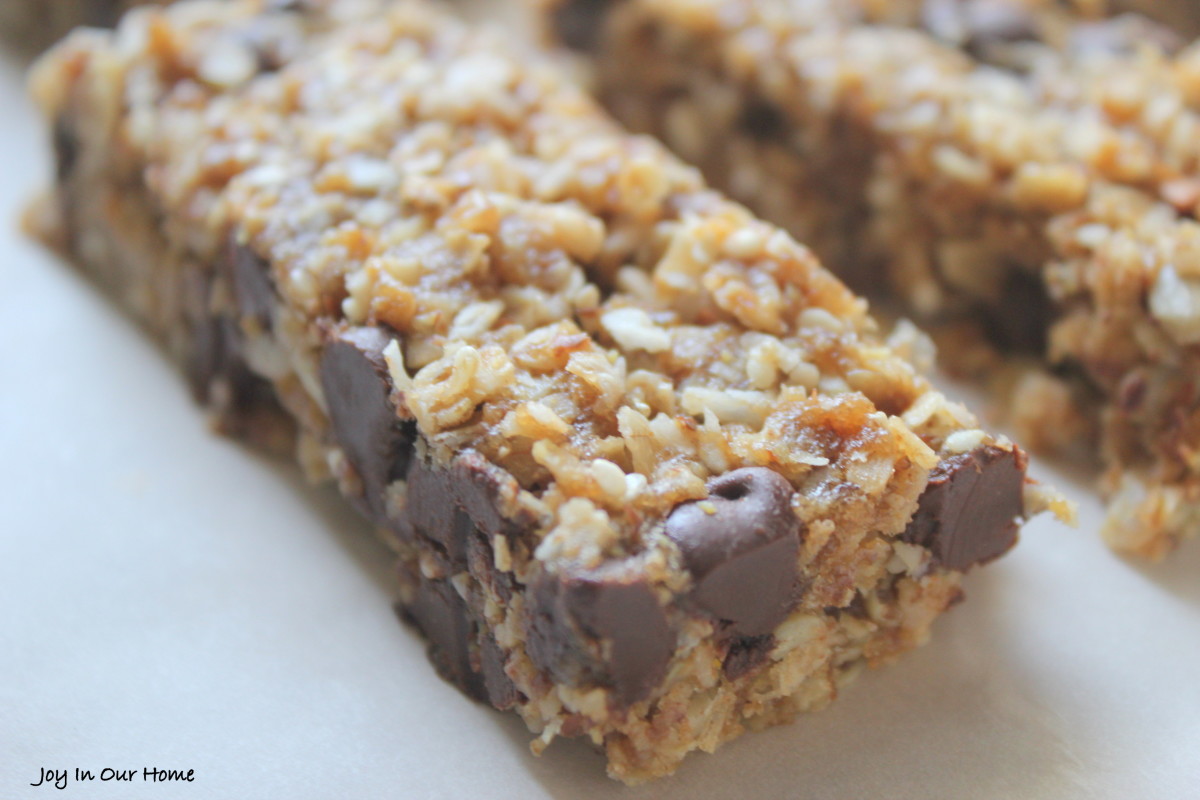 Homemade Chocolate Chip Granola Bars 