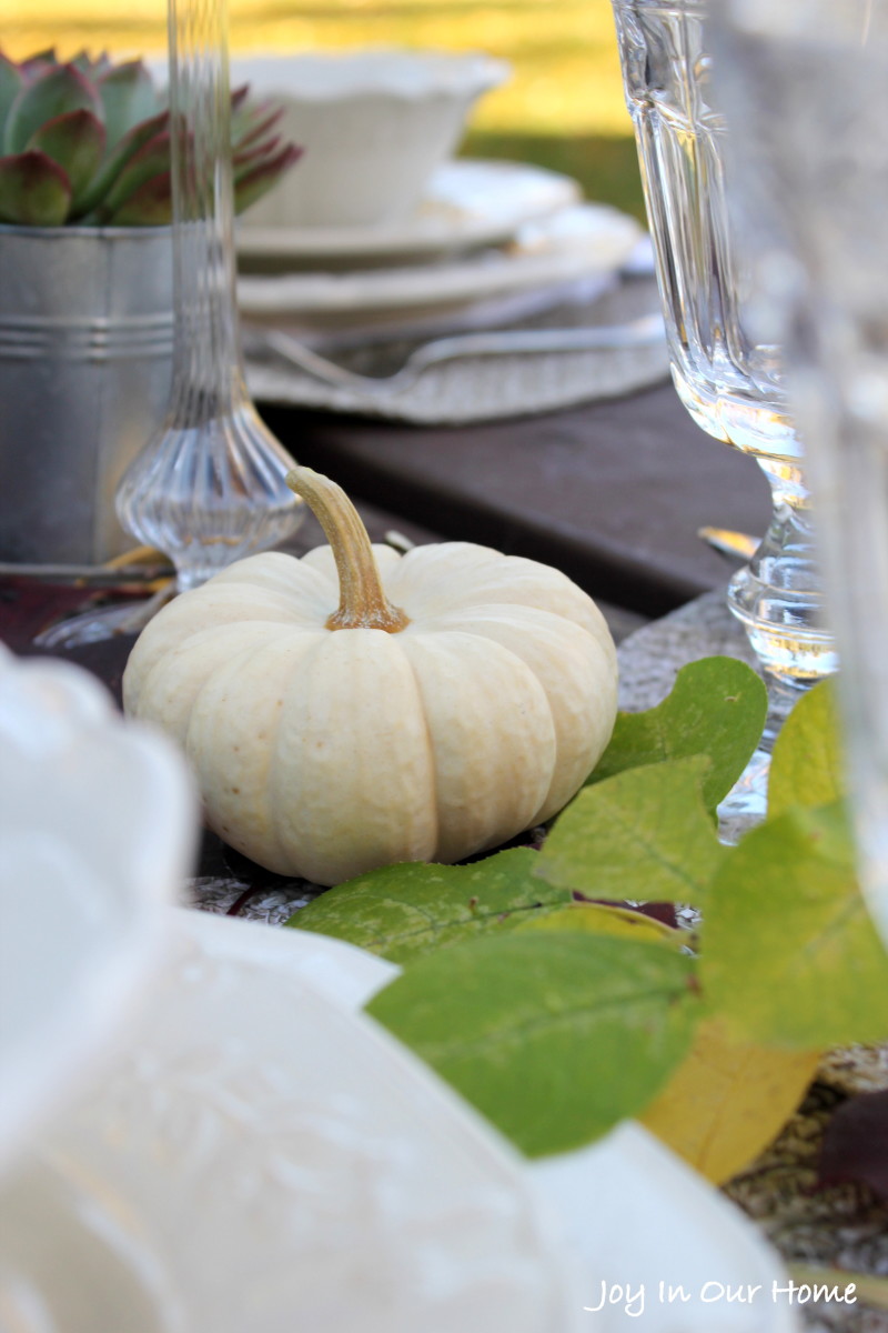 outdoor tablescape