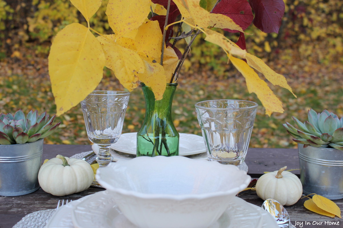 outdoor tablescape