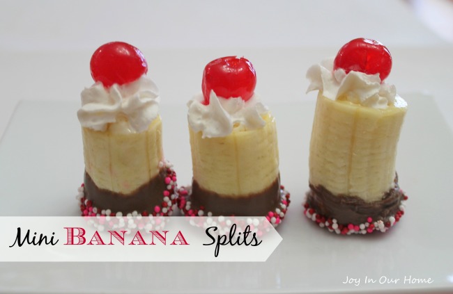 Mini Banana Splits at www.joyinourhome.com