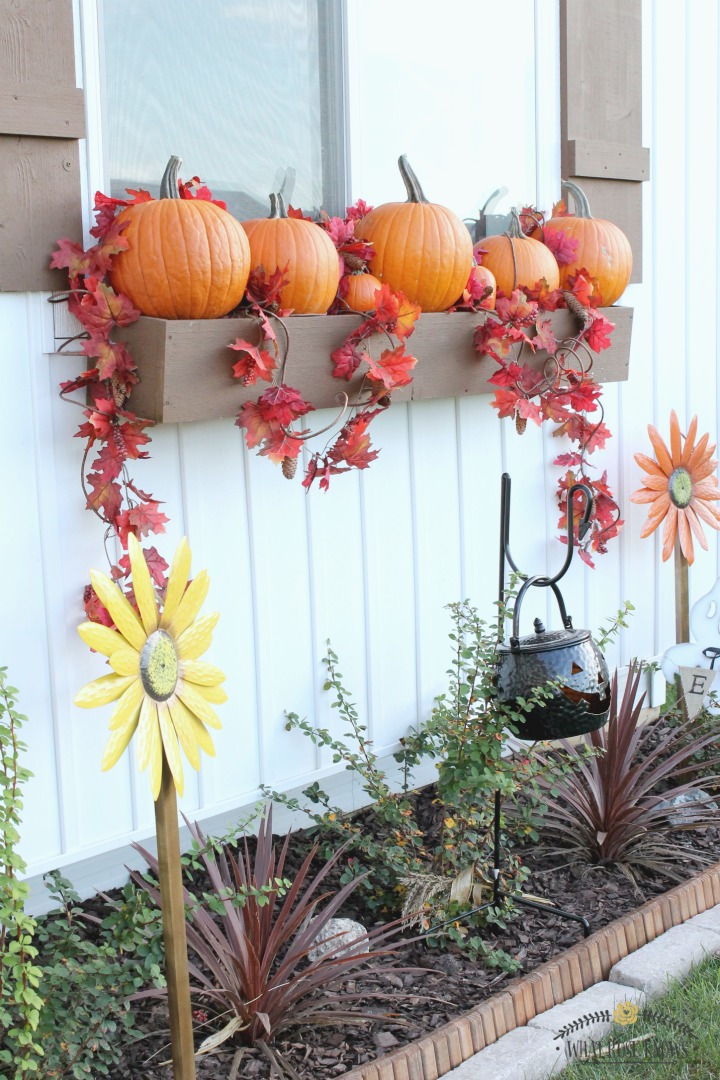 planter-box-pumpkins-fall-decor-4