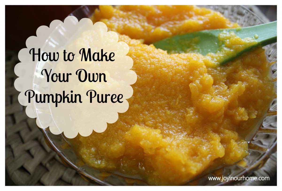 How To Make Your Own Pumpkin Puree at www.joyinourhome.com   (14 Days of Pumpkins)