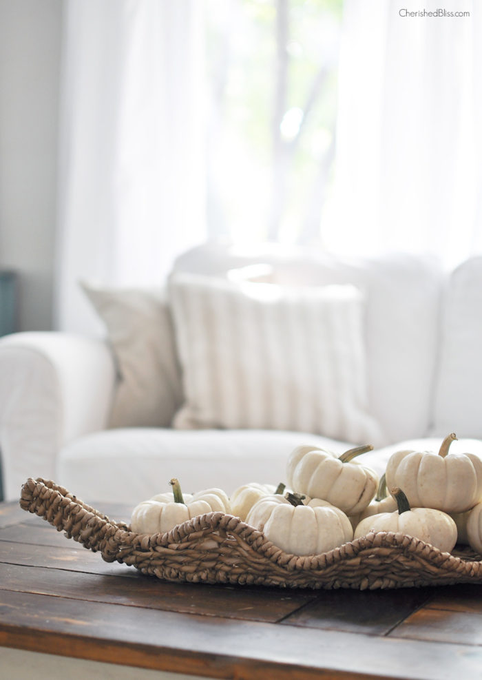 Such a beautiful Fall Home Tour filled with neutral decor and simple decorating ideas. Get all the details at CherishedBliss.com