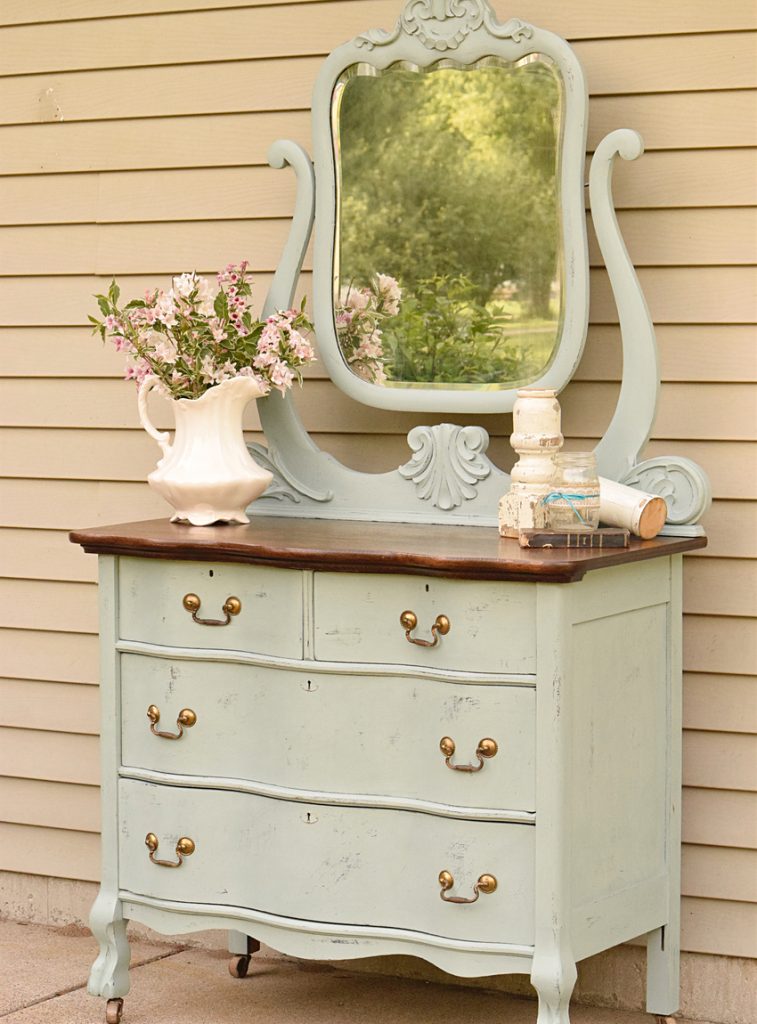 curved front dresser