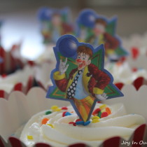 Circus-themed birthday party at www.joyinourhome.com